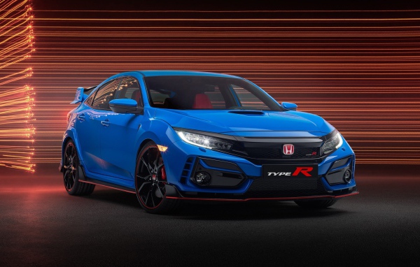Голубой автомобиль Honda Civic Type R 2020 года 