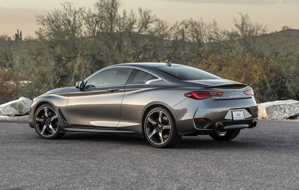 Автомобиль Infiniti Q60 Red Sport 400 AWD, 2021 года вид сзади