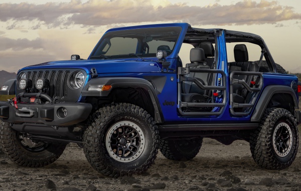 Синий  Jeep Wrangler Unlimited, 2020 года 