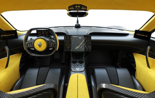 Салон автомобиля Koenigsegg Gemera 2020 года 