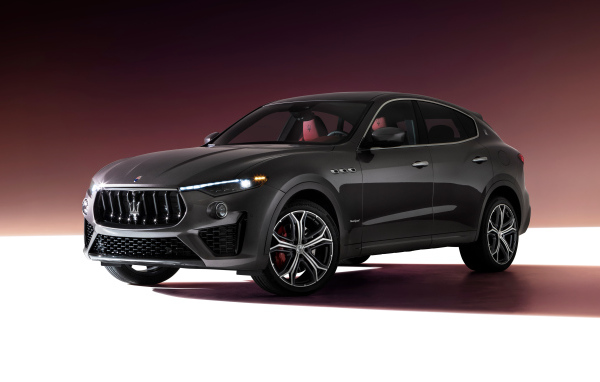 Автомобиль Maserati Levante S Q4 GranSport 2021 года