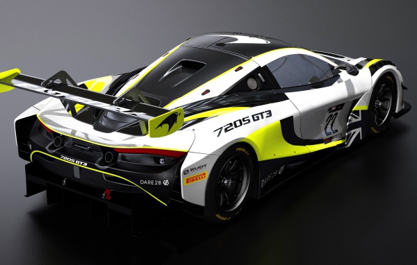 Гоночный автомобиль McLaren 720S GT3 2020 года вид сзади 