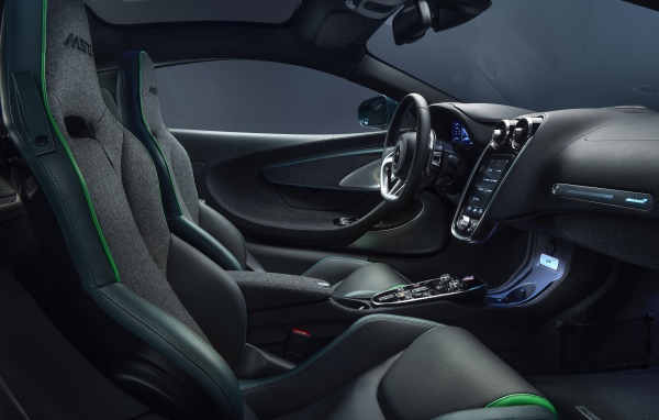 Салон автомобиля McLaren GT Verdant Theme By MSO 2020 года