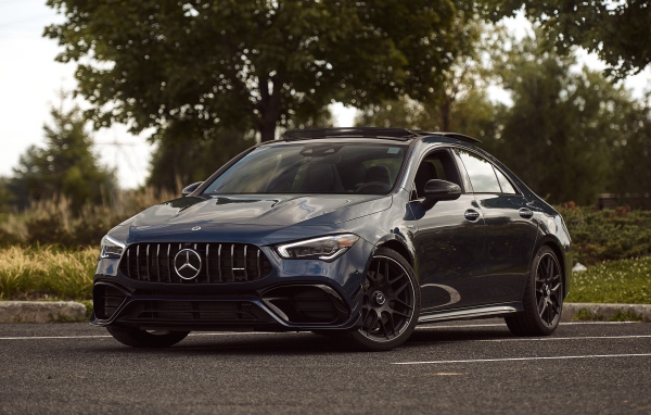 Черный автомобиль  Mercedes-AMG CLA 45 4MATIC, 2020 года 