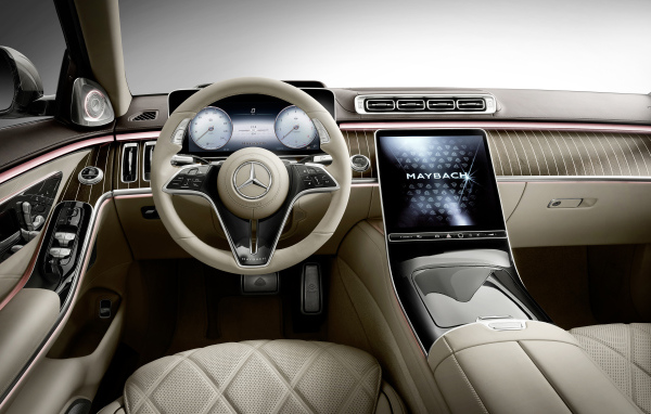 Стильный кожаный салон автомобиля  Mercedes-Maybach S 580,  2021 года