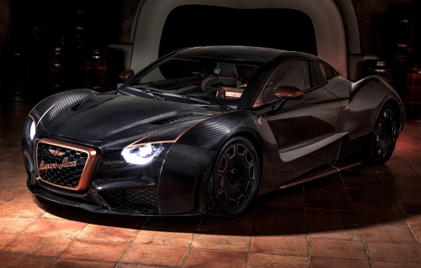 Черный автомобиль Hispano-Suiza Carmen Boulogne 2020 года на выставке