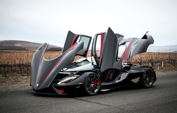 Спортивный  SSC Tuatara, 2020 года с открытыми дверями