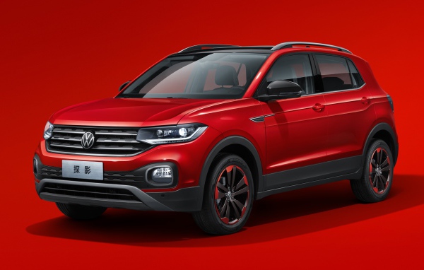 Красный внедорожник Volkswagen Tacqua 280 TSI 2019 года 
