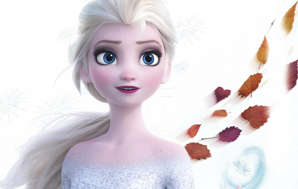 Красивая голубоглазая девушка Эльза, персонаж мультфильма Холодное сердце 2
