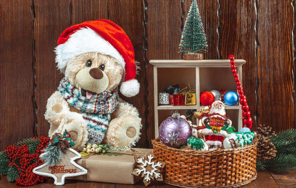 Мишка Тедди с подарками на Рождество 
