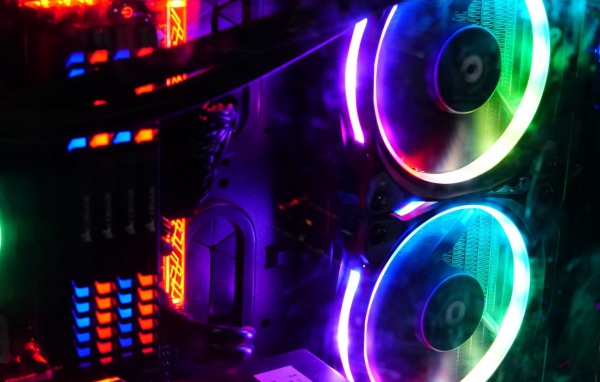 Неоновый компьютерный вентилятор 