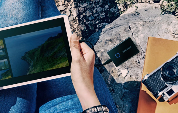 Портативный накопитель Samsung T7 Touch SSD, 2020