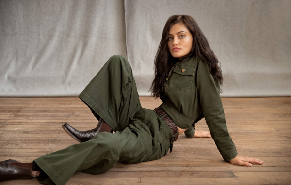 Actress Phoebe Tonkin in a suit on the floor