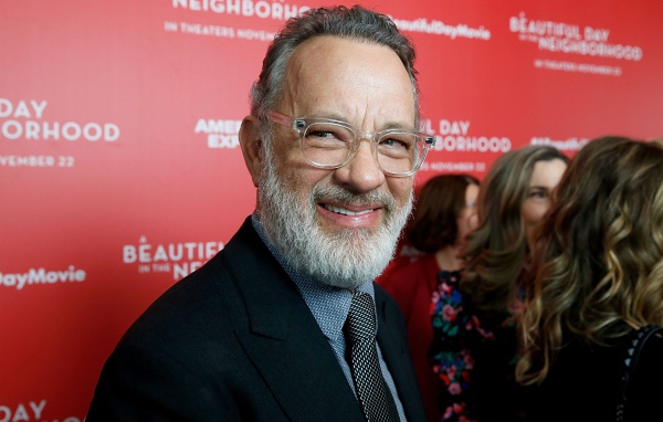 Улыбающийся мужчина, актер Том Хэнкс