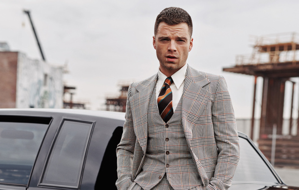 Стильный мужчина, актер Себастиан Стэн в костюме