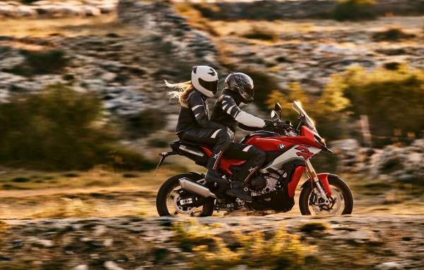 Couple on a BMW S 1000 XR, 2020