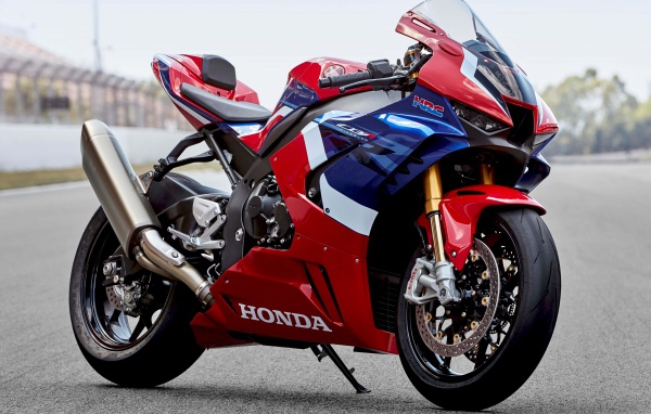 Спортивный мотоцикл  Honda CBR1000RR R SP, 2020 года