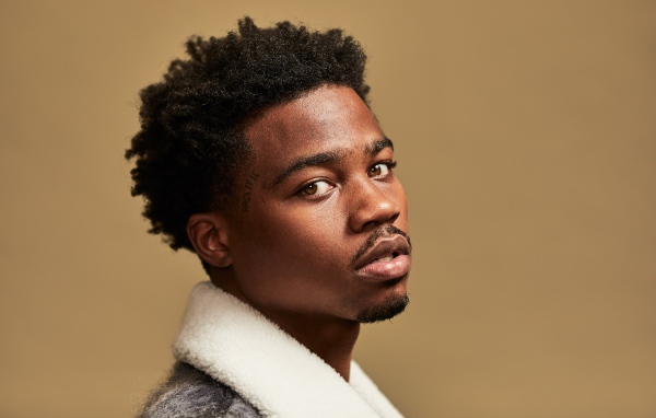 Американский рэпер Roddy Ricch крупным планом