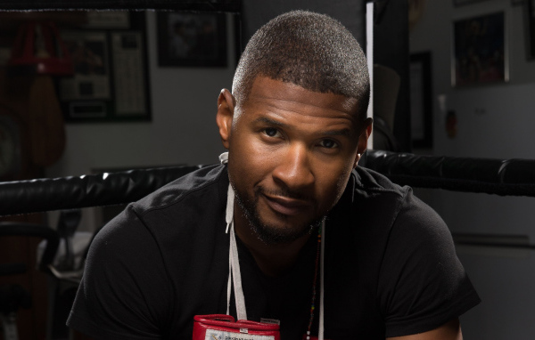 Певец Ашер крупным планом