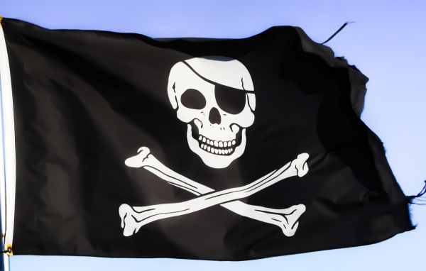 Пиратский черный флаг с белым черепом
