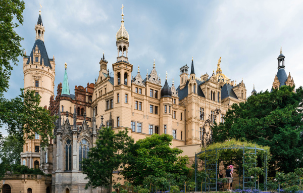 Красивый старинный Шверинский замок, Германия