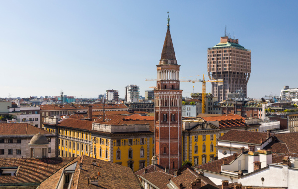 Старые дома в городе Милан, Италия 