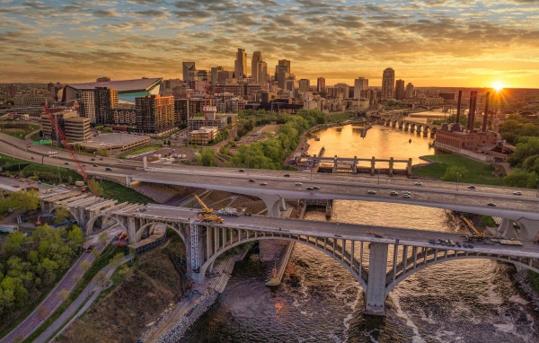 Вид город Сент- Пол закате солнца, штат Мин нанесота. США
