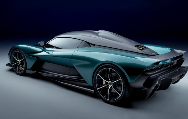 Автомобиль Aston Martin Valhalla 2021 года