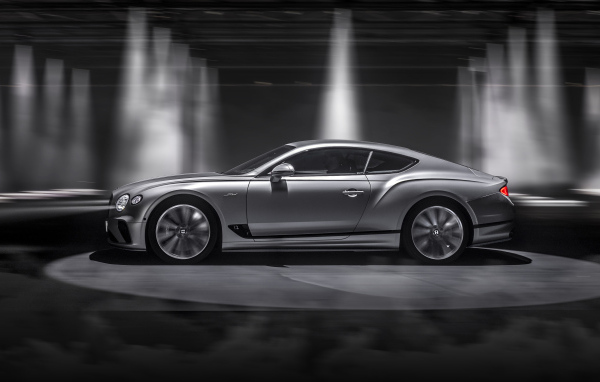 Автомобиль Bentley Continental GT Speed 2021 года вид сбоку