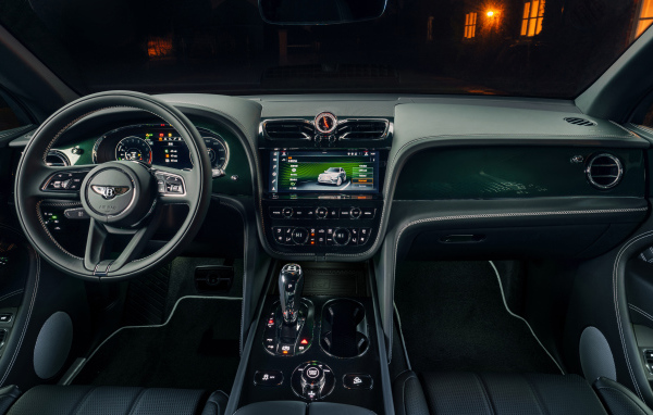 Салон автомобиля Bentley Mulliner Bentayga Hybrid 2021 года
