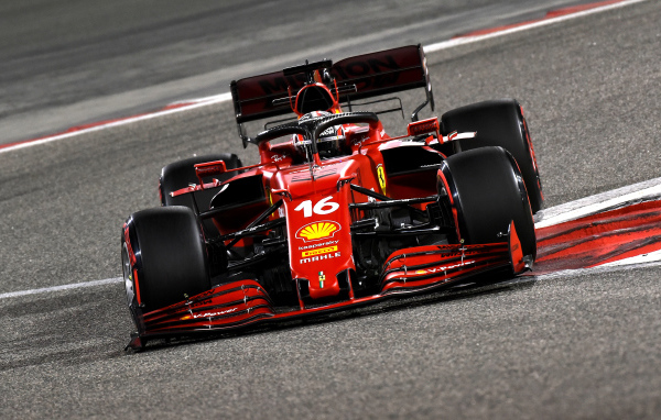 Дорогой гоночный автомобиль Ferrari SF21,  2021 года