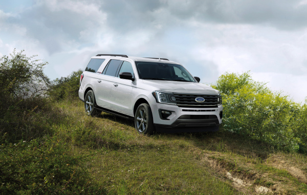 Белый внедорожник  Ford Expedition XL STX, 2021 года
