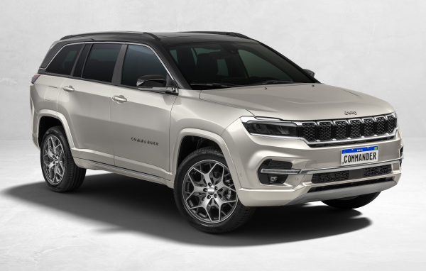 Серебристый Jeep Commander Overland TD380 4x4, 2021 года