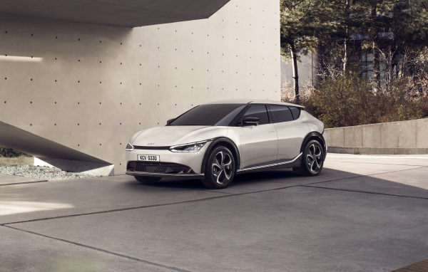 Внедорожник Kia EV6 2021 года
