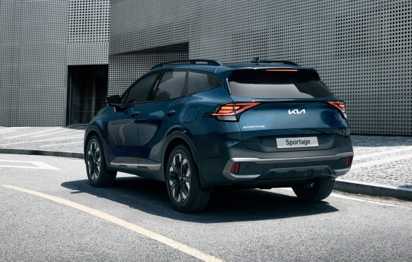 Внедорожник Kia Sportage X-Line 2021 года вид сзади
