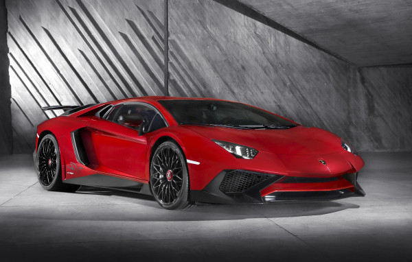 Спортивный автомобиль Lamborghini Aventador Superveloce