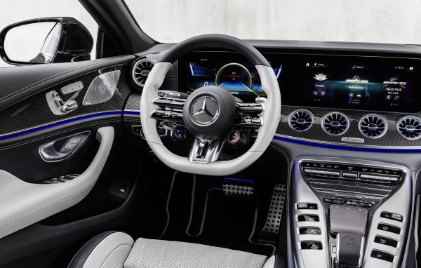 Салон автомобиля Mercedes-AMG GT 53, 2021 года