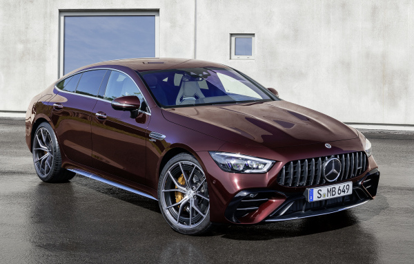 Стильный новый автомобиль Mercedes-AMG GT 53 4MATIC+, 2021 года