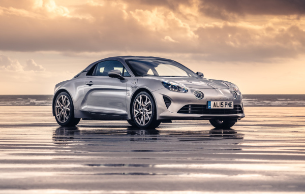 Автомобиль Alpine A110 Légende GT 2021 года