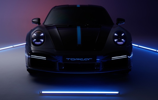 Черный Porsche 911 Turbo S Stinger GTR 3 2021 года с неоновой подсветкой