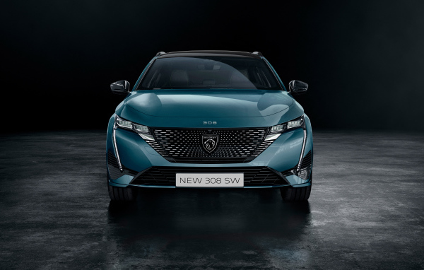 Автомобиль Peugeot 308 SW HYBRID 2021 года вид спереди
