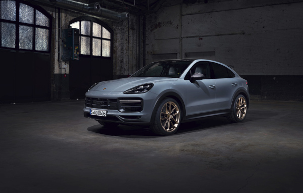 Кроссовер Porsche Cayenne Turbo GT 2021 года