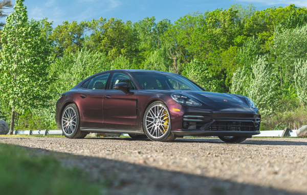 Коричневый Porsche Panamera Turbo S, 2021 года