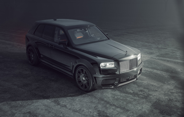 Внедорожник  Rolls-Royce Cullinan Black Badge 2021 года