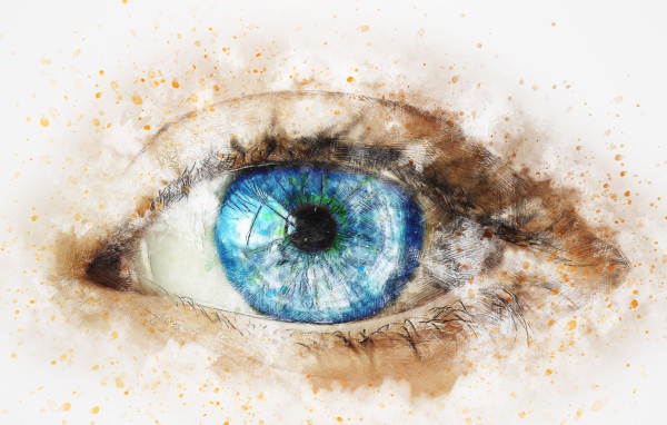 Нарисованный голубой глаз на белом фоне