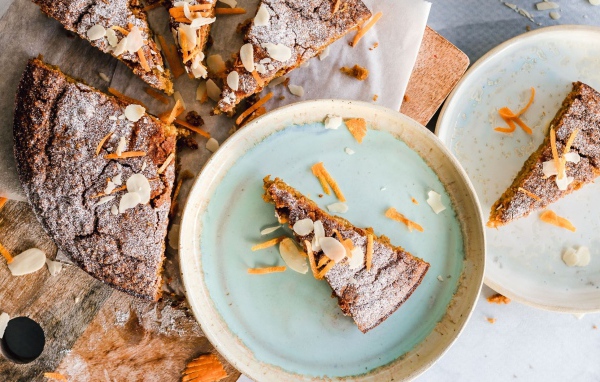 Сладкий пирог нарезанный на куски