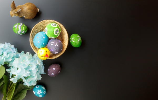 Разноцветные яйца с цветами гортензии шаблон для открытки