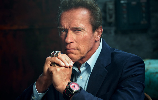 Американский актер Арнольд Шварценеггер в костюме