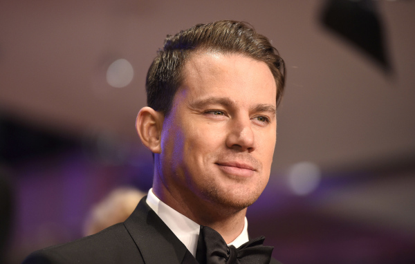 Красивый мужчина, актер Ченнинг Татум лицо крупным планом