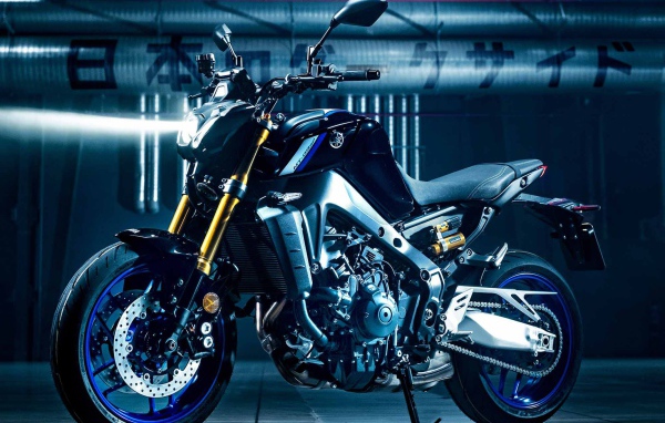 Большой мотоцикл Yamaha MT 09 2021 года
